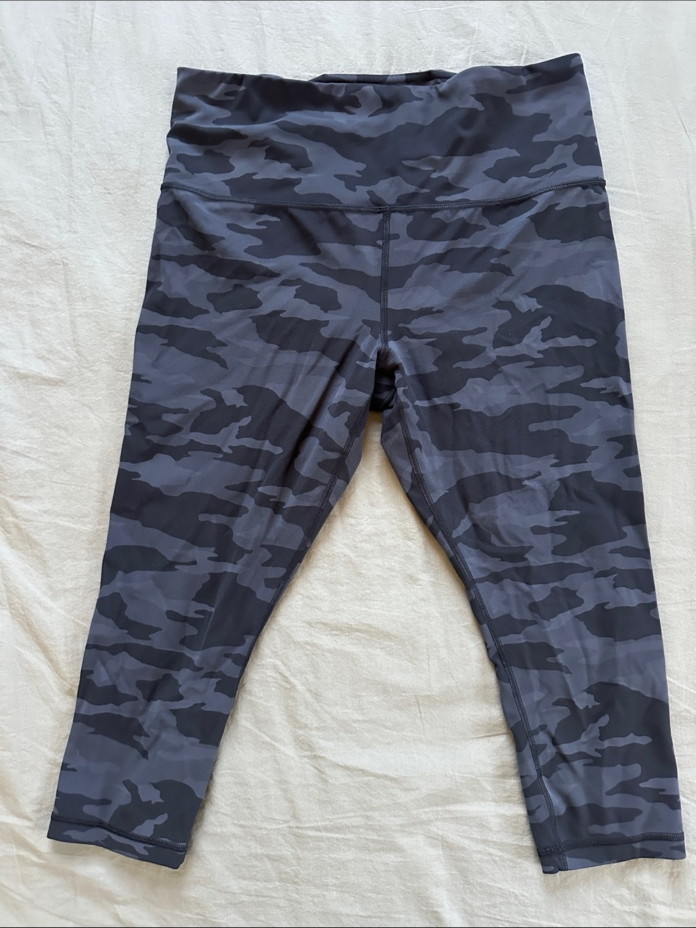 Athleta Black & Gray Camo High-Rise Cropped Leggings